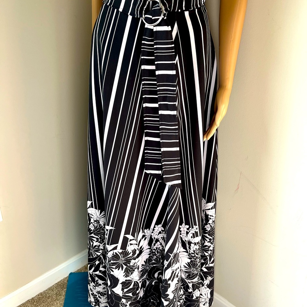 Ladies New York and Company maxi skirt size XL. - Picture 5 of 9